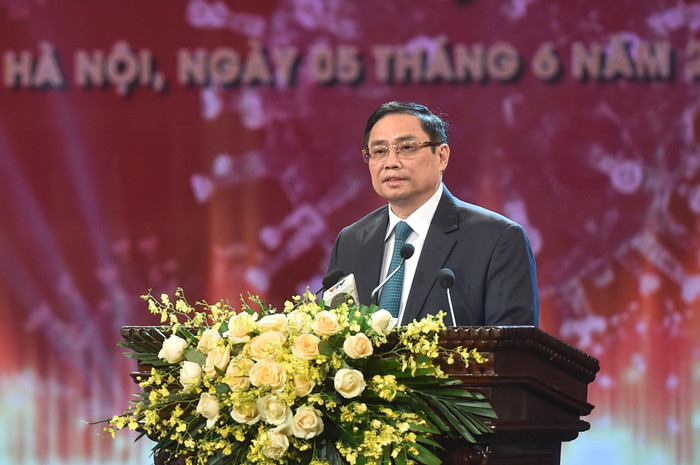 Thủ tướng Phạm Minh Chính khẳng định trong phương pháp chống dịch, chúng ta không lựa chọn giải pháp dễ làm mà có thể ảnh hưởng đến cuộc sống của người dân và phát triển kinh tế - xã hội. Thủ tướng Phạm Minh Chính khẳng định trong phương pháp chống dịch, chúng ta không lựa chọn giải pháp dễ làm mà có thể ảnh hưởng đến cuộc sống của người dân và phát triển kinh tế - xã hội.
