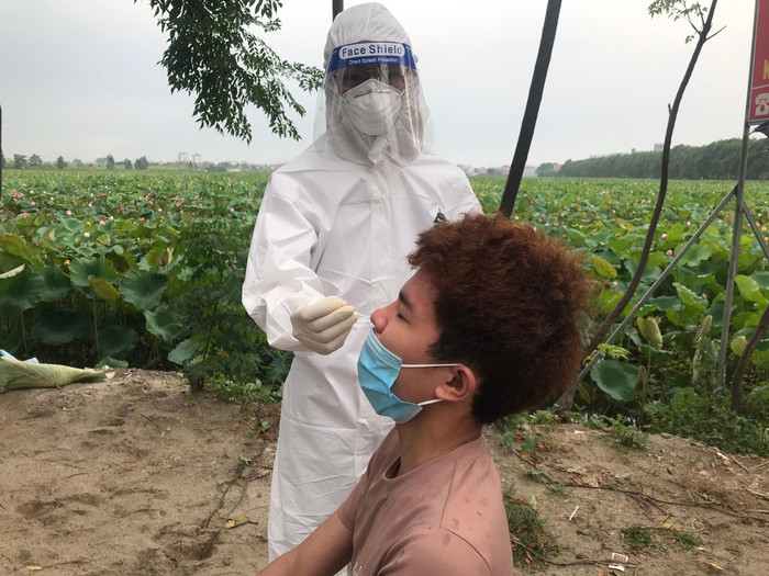 Sinh viên ngành y không ngại khó khăn, gian khổ, họ bước vào tâm dịch với lòng quyết tâm cao. (Ảnh: NVCC) Sinh viên ngành y không ngại khó khăn, gian khổ, họ bước vào tâm dịch với lòng quyết tâm cao. (Ảnh: NVCC)