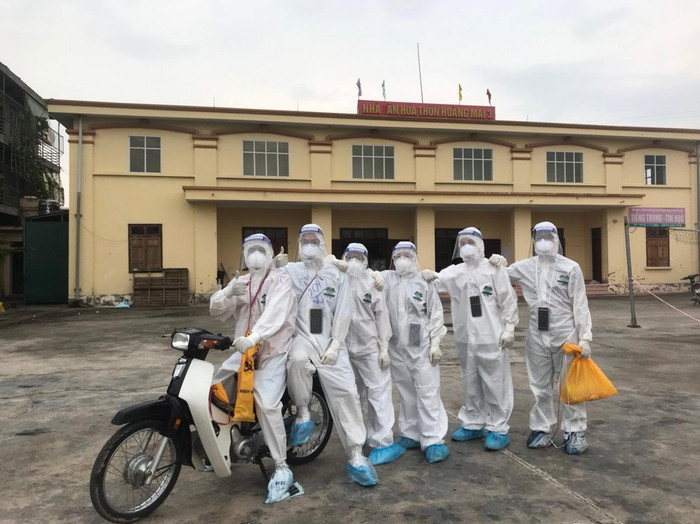 Những sinh viên Y khoa luôn sẵn sàng cống hiến và hỗ trợ đồng đội lúc khó khăn. (Ảnh: NVCC) Những sinh viên Y khoa luôn sẵn sàng cống hiến và hỗ trợ đồng đội lúc khó khăn. (Ảnh: NVCC)