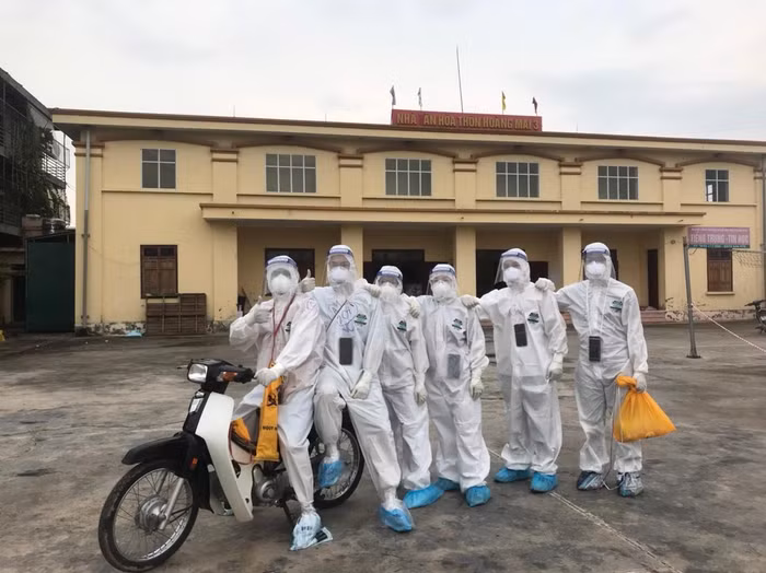 Những sinh viên Y khoa luôn sẵn sàng cống hiến và hỗ trợ đồng đội lúc khó khăn. (Ảnh: NVCC)