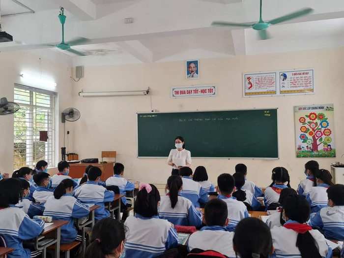 Bộ Giáo dục và Đào tạo đề nghị Ủy ban nhân dân các tỉnh, thành phố khẩn trương triển khai tổ chức tuyển dụng 27.850 biên chế giáo viên cấp mầm non và phổ thông bổ sung cho các tỉnh, thành phố năm học 2022 2023. (Ảnh minh hoạ: Lã Tiến) Bộ Giáo dục và Đào tạo đề nghị Ủy ban nhân dân các tỉnh, thành phố khẩn trương triển khai tổ chức tuyển dụng 27.850 biên chế giáo viên cấp mầm non và phổ thông bổ sung cho các tỉnh, thành phố năm học 2022 2023. (Ảnh minh hoạ: Lã Tiến)