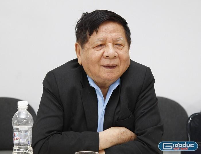 Phó Giáo sư, Tiến sĩ Trần Xuân Nhĩ phấn khởi khi chia sẻ về những thành tựu của ngành giáo dục năm 2022. (Ảnh: Tùng Dương) Phó Giáo sư, Tiến sĩ Trần Xuân Nhĩ phấn khởi khi chia sẻ về những thành tựu của ngành giáo dục năm 2022. (Ảnh: Tùng Dương)