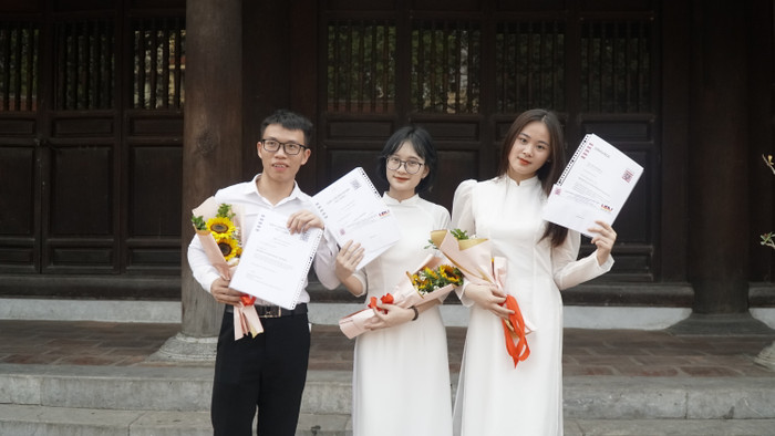 Học bổng Hessen dành cho những sinh viên vượt khó, vươn lên trong học tập. Học bổng Hessen dành cho những sinh viên vượt khó, vươn lên trong học tập.