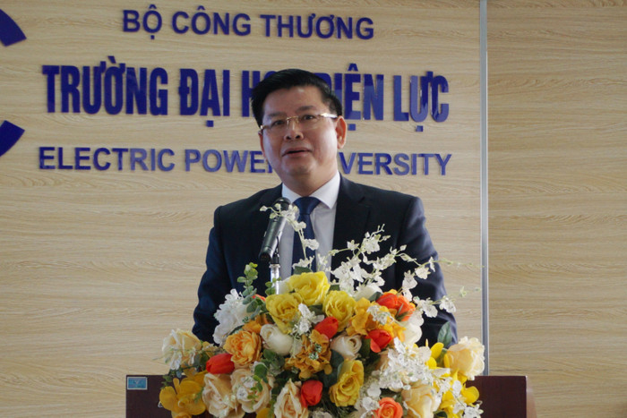 Phó Giáo sư, Tiến sĩ Đinh Văn Châu, Quyền Hiệu trưởng Trường Đại học Điện lực chia sẻ về công tác tuyển sinh năm 2023. Ảnh: Nguyên Phương Phó Giáo sư, Tiến sĩ Đinh Văn Châu, Quyền Hiệu trưởng Trường Đại học Điện lực chia sẻ về công tác tuyển sinh năm 2023. Ảnh: Nguyên Phương