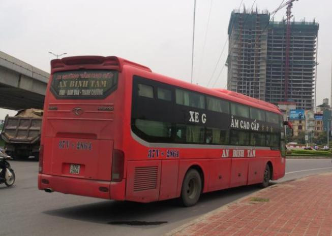 Chiếc xe khách đã cán chết cô gái trẻ