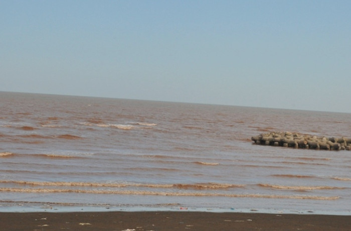 Khu vực bãi biển - nơi 8 em học sinh tắm và bị sóng cuốn trôi.