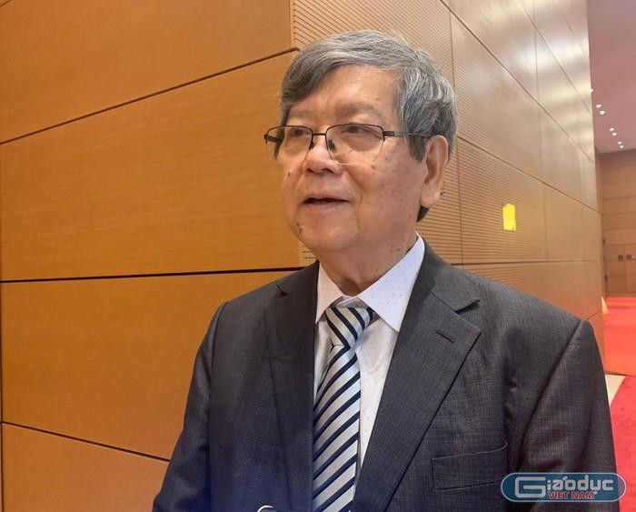Tiến sĩ Vũ Ngọc Hoàng cho rằng, ngân sách đầu tư cho giáo dục ở nước ta còn rất khiêm tốn. (Ảnh: Thùy Linh) Tiến sĩ Vũ Ngọc Hoàng cho rằng, ngân sách đầu tư cho giáo dục ở nước ta còn rất khiêm tốn. (Ảnh: Thùy Linh)
