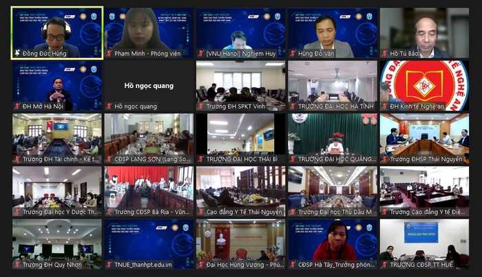 Hội thảo "Đào tạo trực tuyến trong giáo dục đại học Việt Nam" được tổ chức ngày 15/12 kết nối hơn 300 điểm cầu trên cả nước. (Ảnh: PM)