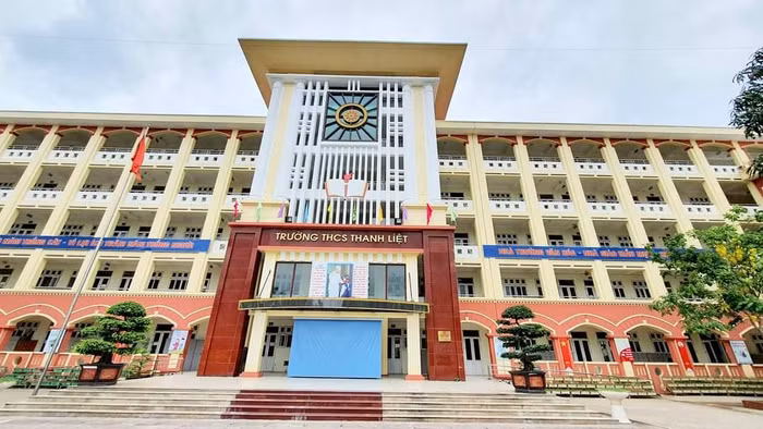 Cơ sở vật chất khang trang của nhà trường vừa đáp ứng nhu cầu học tập vừa mang lại sự yêu thích cho học sinh. (Ảnh: Mạnh Đoàn)