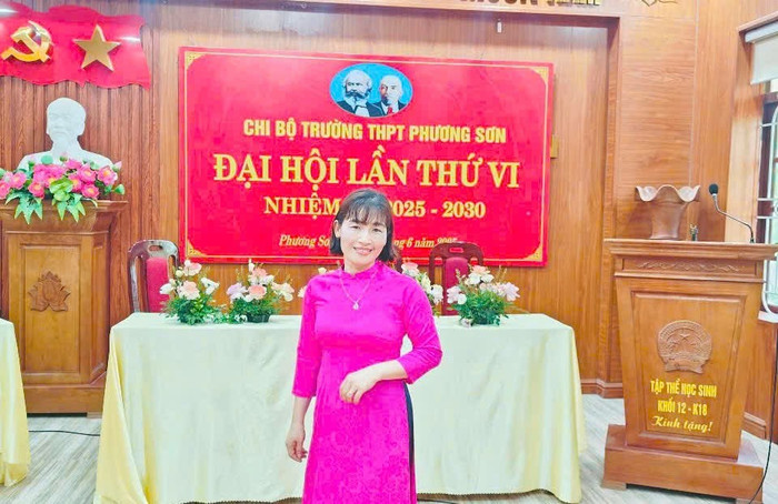 Cô Lưu Thị Thoan - Giáo viên môn Giáo dục Kinh tế và Pháp luật, Trường Trung học phổ thông Phương Sơn. Ảnh: NVCC z6744018073230-192d98f411df85fc3eb89e05466443d6.jpg