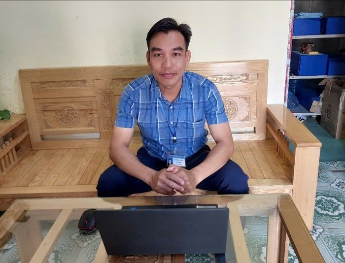 Thầy Nguyễn Trung Hiếu - Hiệu trưởng Trường Phổ thông dân tộc bán trú Tiểu học và Trung học cơ sở Sam Kha. Ảnh: NVCC. image-1-972.jpg