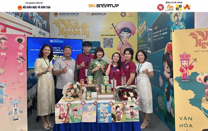 Dự án Việt Ngoạn Ký - Art toys Văn hoá Việt của sinh viên Trường Đại học Ngoại thương đã xuất sắc đạt giải Nhì tại Vòng Chung kết “Ngày hội Khởi nghiệp Quốc gia của học sinh, sinh viên” lần thứ VII (SV STARTUP 2025). 4.jpg