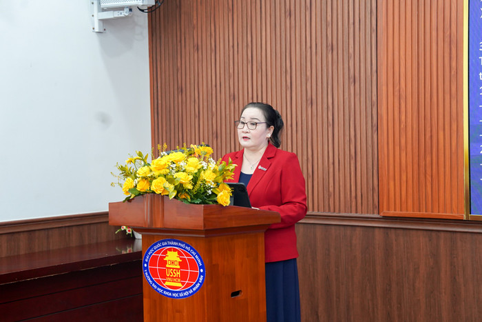 Tiến sĩ Nguyễn Thị Mỹ Dung - Phó Hiệu trưởng Trường Đại học Hùng Vương Thành phố Hồ Chí Minh phát biểu tại diễn đàn. Ảnh: DHV mrs-dung.jpg