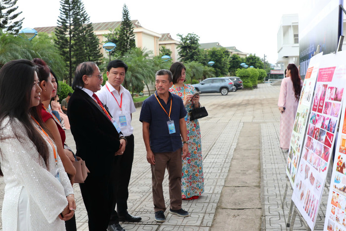 Hội thảo quy tụ 141 bài báo tóm tắt, trong đó 95 bài báo toàn văn đã được chọn đăng trong kỷ yếu. z6915407384952-f989bd70676f46a43286ec5163916178.jpg