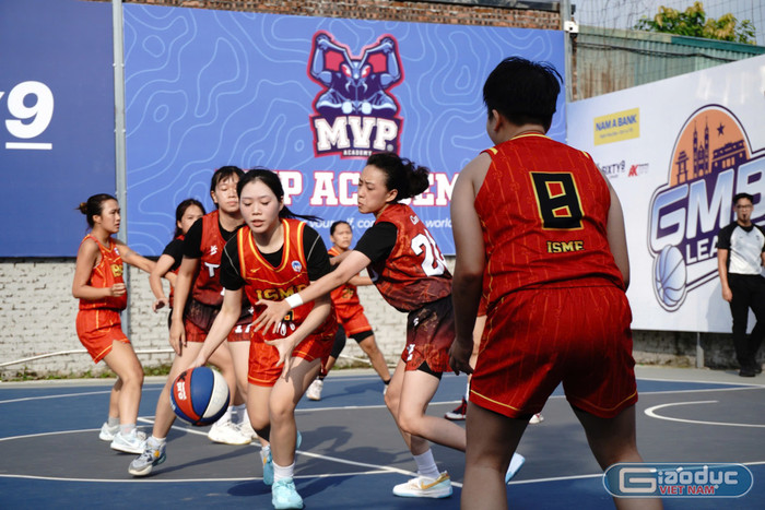 Các cầu thủ đội Dragon Hoops với lối chơi tốc độ cao và phối hợp nhịp nhàng. gdvn-drg2.jpg