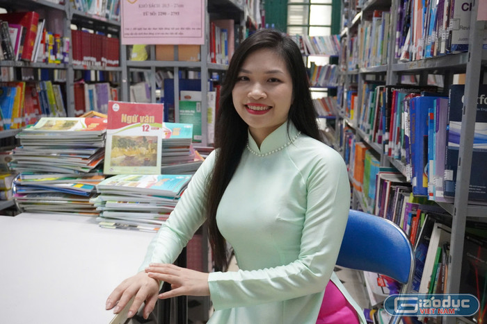 Cô Nguyễn Thị Thanh Tâm - Giáo viên chủ nhiệm lớp 10 Văn 1, Trường Trung học phổ thông Chuyên Chu Văn An. gdvn-cva5.jpg