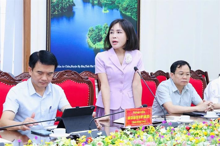 Đại diện các sở, ban, ngành địa phương trao đổi tại buổi làm việc Đại diện các sở, ban, ngành địa phương trao đổi tại buổi làm việc