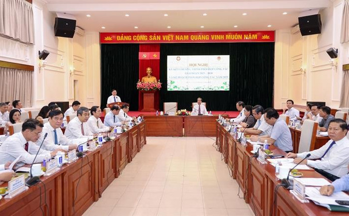 Quang cảnh buổi lễ. Quang cảnh buổi lễ.