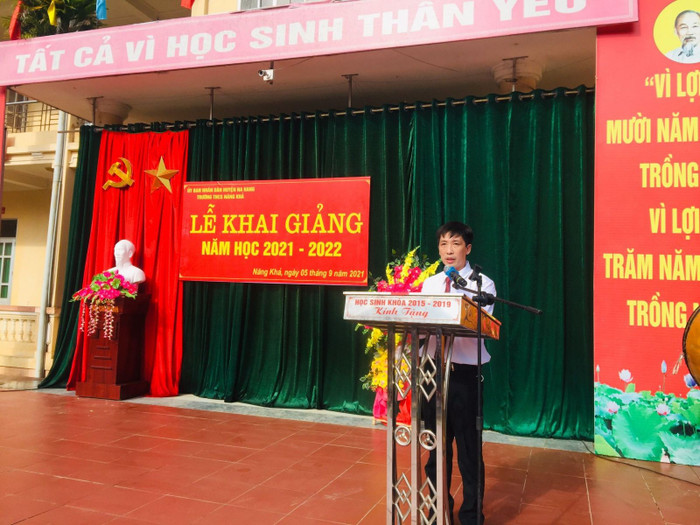Thầy Nhữ Quốc Tuấn Nam - Hiệu trưởng Trường Phổ thông dân tộc bán trú Trung học cơ sở Năng Khả. Ảnh: Website Trường. z2736093658108-51440518ebb696ea366f035cac4c2486.jpg