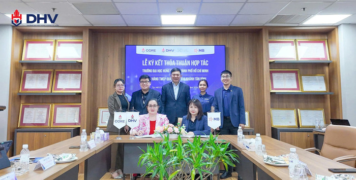 Lễ Ký kết MOU giữa DHV và MB Bank – Chi nhánh Tân Bình. 1000014031.jpg