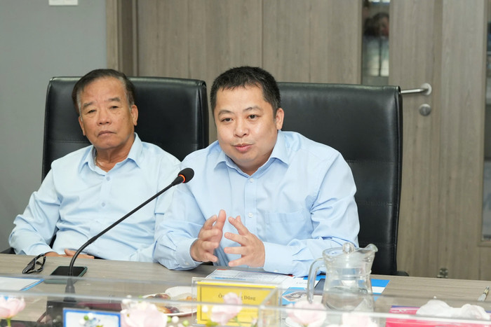 Ông Hoàng Dũng - Phó Viện trưởng Viện Nghiên cứu và Phát triển tri thức số (IDK) tham gia thảo luận. 01.jpg