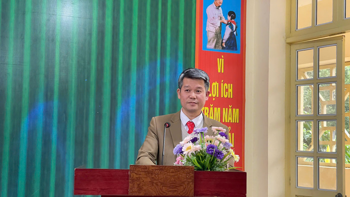 Thầy Nguyễn Văn Cường - Hiệu trưởng Trường Phổ thông dân tộc bán trú Tiểu học và Trung học cơ sở Nậm Dạng. Ảnh: Website Trường. 4.jpg