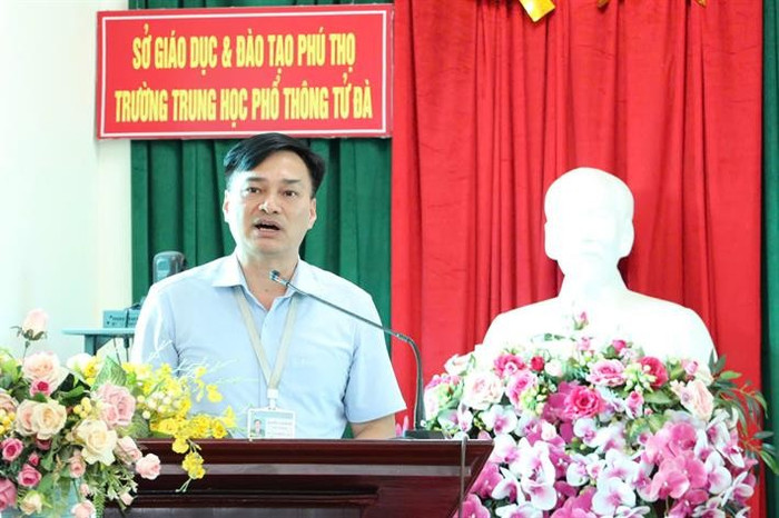 Hiệu trưởng Trường Trung học phổ thông Tử Đà Nguyễn Anh Hùng. ct4.jpg