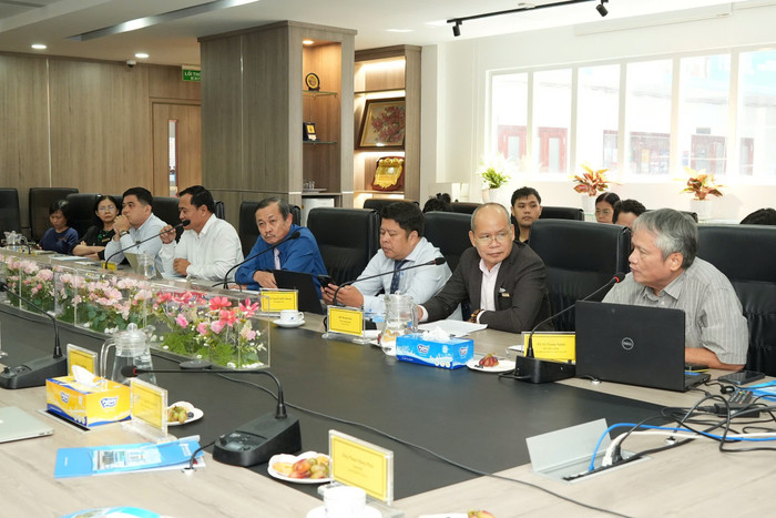 Các chuyên gia có mặt tại buổi toạ đàm. 03.jpg