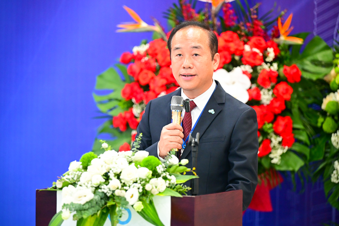 Phó Giáo sư, Tiến sĩ Nguyễn Thanh Tùng phát biểu nhận nhiệm vụ Hiệu trưởng. Phó Giáo sư, Tiến sĩ Nguyễn Thanh Tùng phát biểu nhận nhiệm vụ Hiệu trưởng.