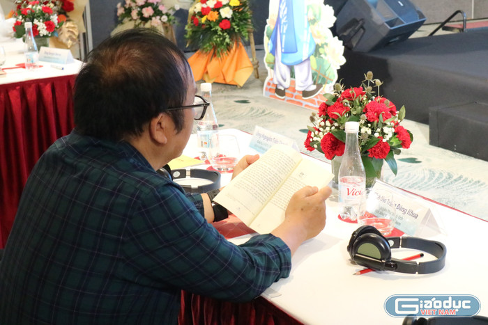Nhà thơ Trần Đăng Khoa bày tỏ sự yêu thích đối với bộ truyện Papelucho. gdvn-p17.jpg