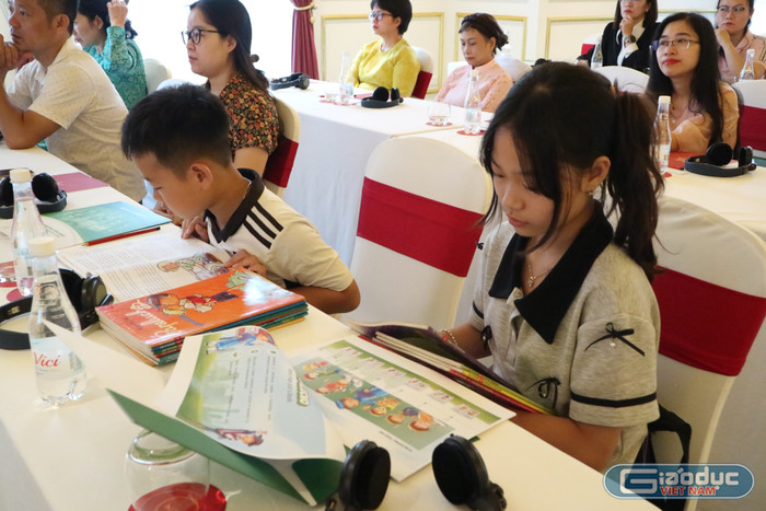 Nhiều độc giả "nhí" cũng thích thú trước tạo hình nhân vật Papelucho này. gdvn-p9.jpg