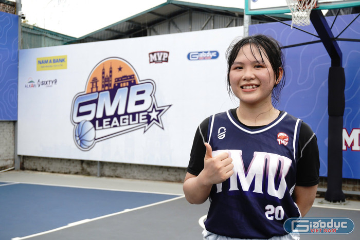 Cầu thủ Nguyễn Trinh Yến - Đội trưởng đội U23 nữ Trường Đại học Thương mại. gdvn-tmu11.jpg