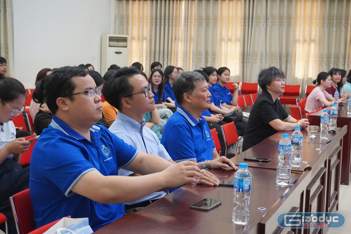 Các khách mời tham gia buổi tập huấn. gdvn-tyd1.jpg