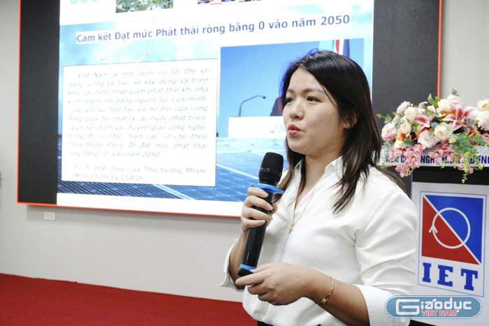 Đại diện Phòng Giảm nhẹ phát thải khí nhà kính và Bảo vệ tầng ô-zôn, Cục Biến đổi khí hậu, Bộ Nông nghiệp và Môi trường trình bày tham luận. gdvn-bk5.jpg
