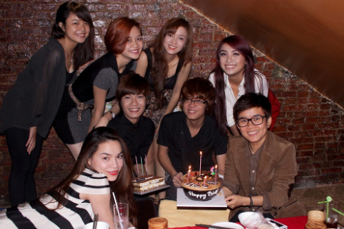 Khi được cả team Hồ Ngọc Hà bí mật tổ chức sinh nhật, Phương Uyên tỏ ra khá bất ngờ và hạnh phúc, đặc biệt là khi Tiêu Châu Như Quỳnh đại diện cả nhóm tặng một món quà tinh thần là cây đàn dân tộc. Nhân dịp mới học violon, Thái Trinh cũng trổ tài với ca khúc Happy birthday.