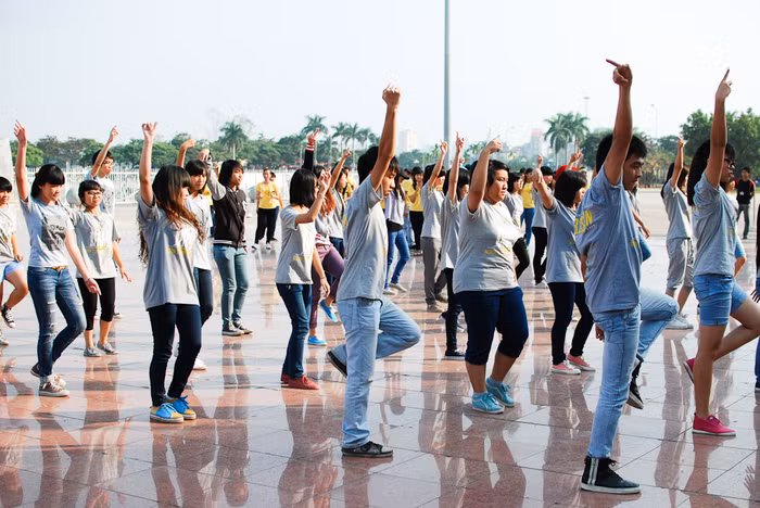 Mỗi fanclub đều chọn cho mình một màu áo đồng phục với phong cách rất riêng: các fan của Beast chọn áo xám.