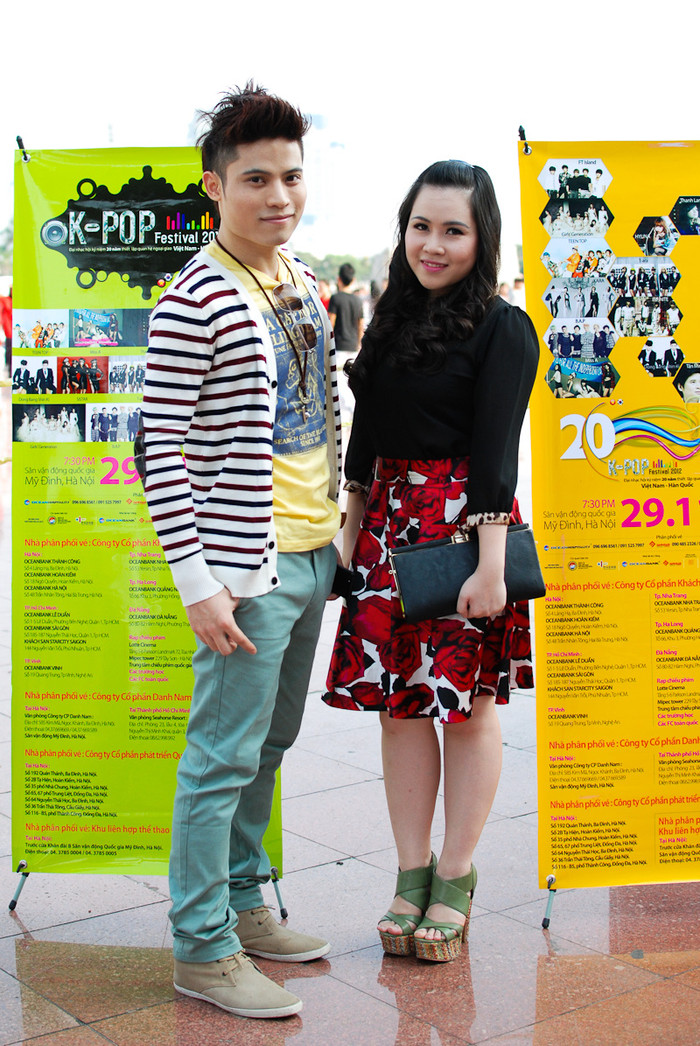 Ca sĩ Nam Hùng và diễn viên Trương Phương của bộ phim "Cửa sổ thủy tinh" Ca sĩ Nam Hùng và diễn viên Trương Phương của bộ phim "Cửa sổ thủy tinh"