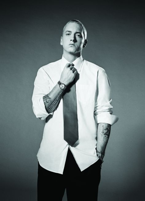 Rapper lừng danh Eminem từng phải chuyển trường học 2, 3 lần trong một năm. Anh là nạn nhân của các trò bạo lực học đường, bị đánh đập trong nhà vệ sinh, hành lang phòng học, bị khóa nhốt trong tủ đựng đồ. Rapper lừng danh Eminem từng phải chuyển trường học 2, 3 lần trong một năm. Anh là nạn nhân của các trò bạo lực học đường, bị đánh đập trong nhà vệ sinh, hành lang phòng học, bị khóa nhốt trong tủ đựng đồ.