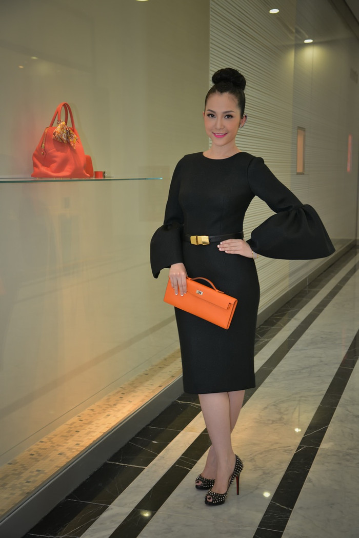 Vừa sinh con xong nhưng nữ nghệ sĩ múa Linh Nga đã nhanh chóng lấy lại được vóc dáng thon thả của mình.