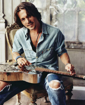 Vai diễn mới nhất của anh trong năm 2010 là Mad Hatter trong “Alice in Wonderland” (Alice ở xứ sở thần tiên) của hãng Disney, một vai diễn cũng đã để lại ấn tượng mạnh trong lòng khán giả không chỉ bởi lối diễn xuất mà còn bởi cách trang điểm rất đặc biệt. Vai diễn mới nhất của anh trong năm 2010 là Mad Hatter trong “Alice in Wonderland” (Alice ở xứ sở thần tiên) của hãng Disney, một vai diễn cũng đã để lại ấn tượng mạnh trong lòng khán giả không chỉ bởi lối diễn xuất mà còn bởi cách trang điểm rất đặc biệt.