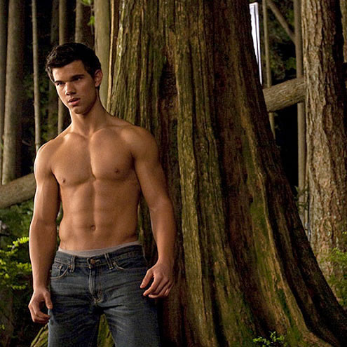 Taylor Lautner Chàng “người Sói” trẻ tuổi của loạt phim “Chạng Vạng” Taylor Lautner cũng lọt vào danh sách những người đàn ông hấp dẫn nhất. Taylor đã đạt được đai đen karate và từng sở hữu rất nhiều giải thưởng lớn nhỏ trong các cuộc thi võ thuật toàn nước Mỹ, đó là lý do anh không ngại ngần tham gia những cảnh phim hành động gay cấn mà không cần đến diễn viên đóng thế. Taylor Lautner Chàng “người Sói” trẻ tuổi của loạt phim “Chạng Vạng” Taylor Lautner cũng lọt vào danh sách những người đàn ông hấp dẫn nhất. Taylor đã đạt được đai đen karate và từng sở hữu rất nhiều giải thưởng lớn nhỏ trong các cuộc thi võ thuật toàn nước Mỹ, đó là lý do anh không ngại ngần tham gia những cảnh phim hành động gay cấn mà không cần đến diễn viên đóng thế.