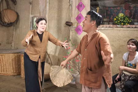 Xuân Hinh và Hồng Vân.