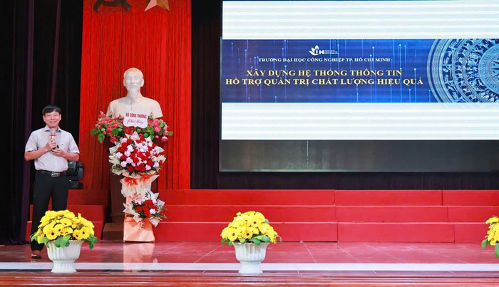 Trường Đại học Công nghiệp Thành phố Hồ Chí Minh trình bày nội dung Xây dựng hệ thống thông tin hỗ trợ quản trị chất lượng hiệu quả. Ảnh: BTC img-2185.jpg