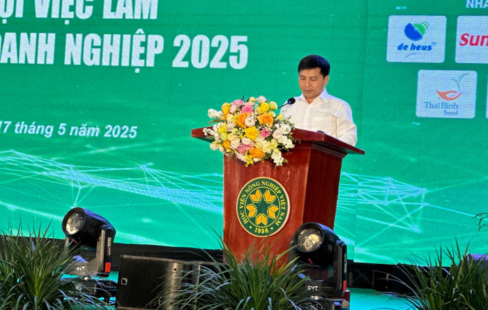 Ông Trần Xuân Hành – Giám đốc sản xuất Công ty Cổ phần Tập đoàn Đức Hạnh Marphavet chia sẻ tại sự kiện Ông Trần Xuân Hành – Giám đốc sản xuất Công ty Cổ phần Tập đoàn Đức Hạnh Marphavet chia sẻ tại sự kiện