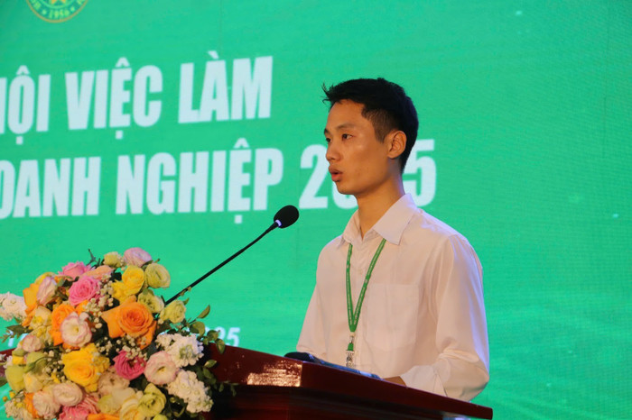 Em Nguyễn Thành Uy, sinh viên năm cuối Khoa Thú y B, Học viện Nông nghiệp Việt Nam bày tỏ cảm nghĩ Em Nguyễn Thành Uy, sinh viên năm cuối Khoa Thú y B, Học viện Nông nghiệp Việt Nam bày tỏ cảm nghĩ