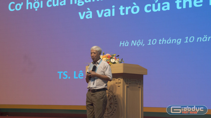 Tiến sĩ Lê Thanh Lựu trình bày báo cáo “Cơ hội của ngành Thủy sản Việt Nam và vai trò của thế hệ trẻ”. gdvn-2.jpg