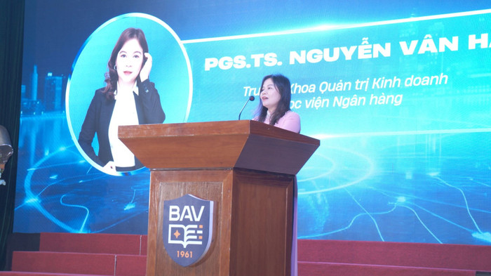 Phó Giáo sư, Tiến sĩ Nguyễn Vân Hà - Trưởng khoa Khoa Quản trị Kinh doanh, Học viện Ngân hàng khai mạc đêm chung kết cuộc thi “Chìa khóa thành công 2025”. Phó Giáo sư, Tiến sĩ Nguyễn Vân Hà - Trưởng khoa Khoa Quản trị Kinh doanh, Học viện Ngân hàng khai mạc đêm chung kết cuộc thi “Chìa khóa thành công 2025”.