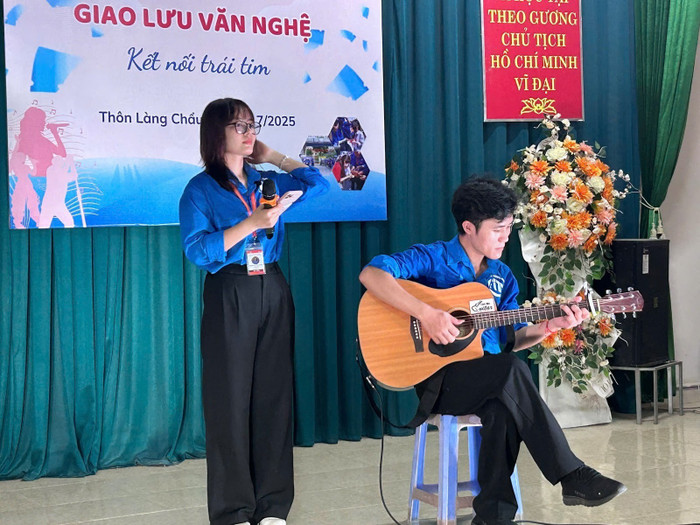 Ngoài việc học tập trên lớp, Dũng rất tích cực tham gia các hoạt động tại Khoa. Ảnh: NVCC. Ngoài việc học tập trên lớp, Dũng rất tích cực tham gia các hoạt động tại Khoa. Ảnh: NVCC.