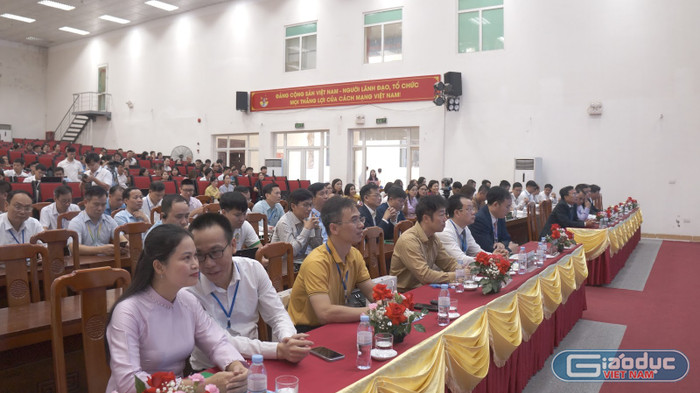 Hội thảo quy tụ nhiều nhà khoa học trong và ngoài nước. Ảnh: Đào Hiền gdvn-ad-4nxfkoebkov93-k472ruqd-6ija82udeidd-5pvuloscxjjpsx8tpg0-vbznh7gsbx7o8gu-5h1obg9gvzwjfash6j8-uwdrw7ek3aj6hm-awjkbnlp6aa9rgyfwnh-z1tcwqeibkdw.jpg