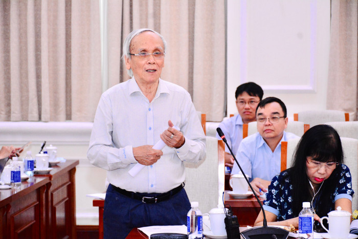 Phó giáo sư, Tiến sĩ Trần Kiều đặt vấn đề tại hội nghị. dsc-3909.jpg